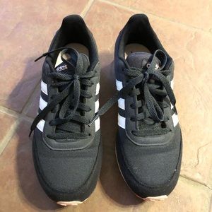 Adidas black tennis shoes size 8